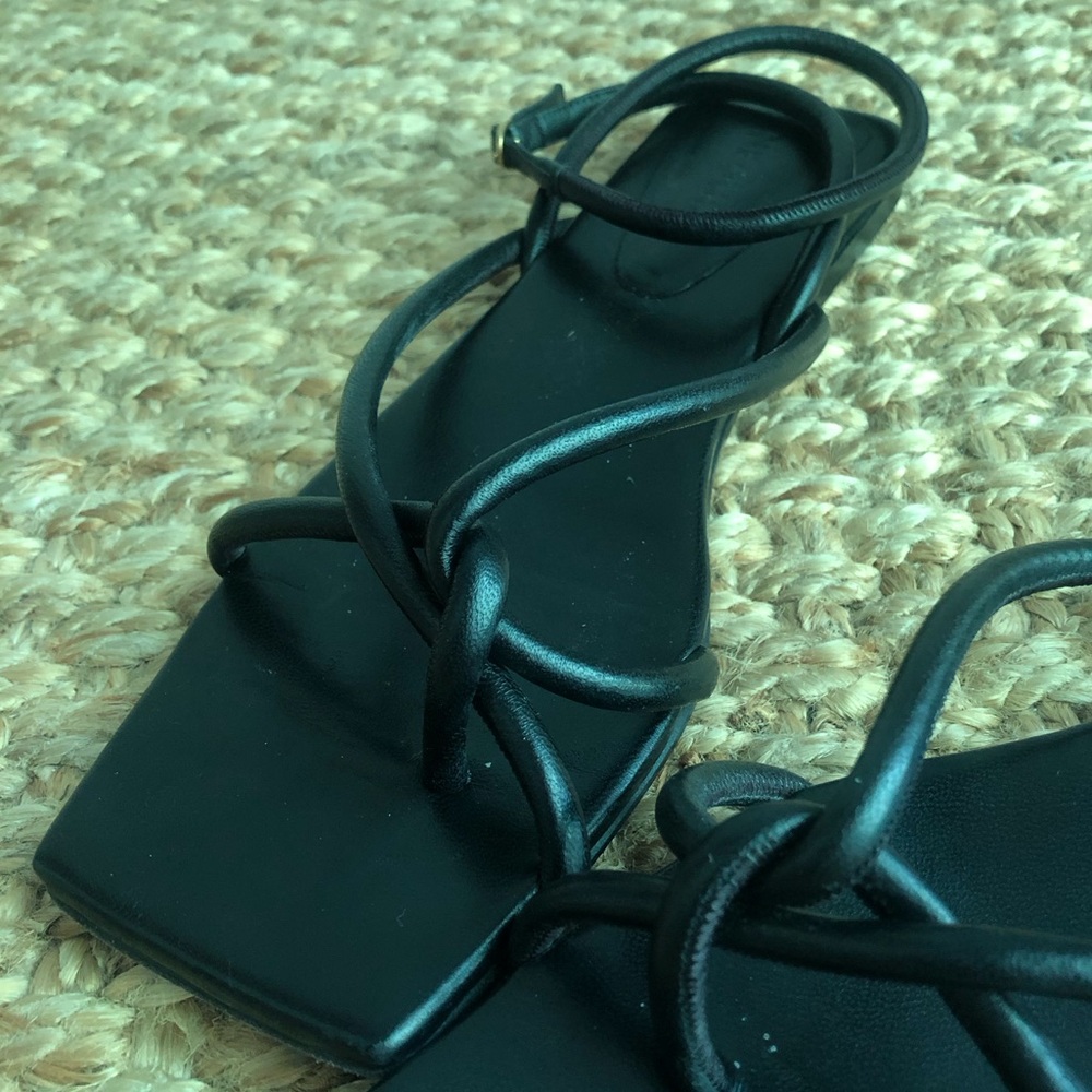 Neous Black Leather Minimalist Sandal. Size 38 - Picture 4 of 12